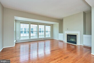 4100 Fountainside Ln in Fairfax, VA - Building Photo - Building Photo