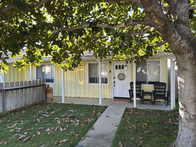 2101 Sunset Ave in Morro Bay, CA - Foto de edificio - Building Photo