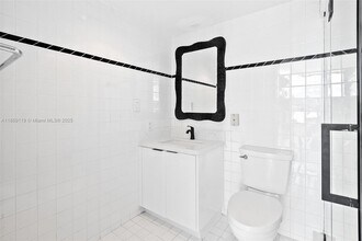 780 NE 69th St in El Portal, FL - Foto de edificio - Building Photo