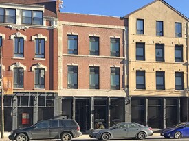 683-685 N Milwaukee Ave in Chicago, IL - Building Photo