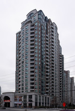 7 Lorraine Dr in Toronto, ON - Building Photo - Building Photo