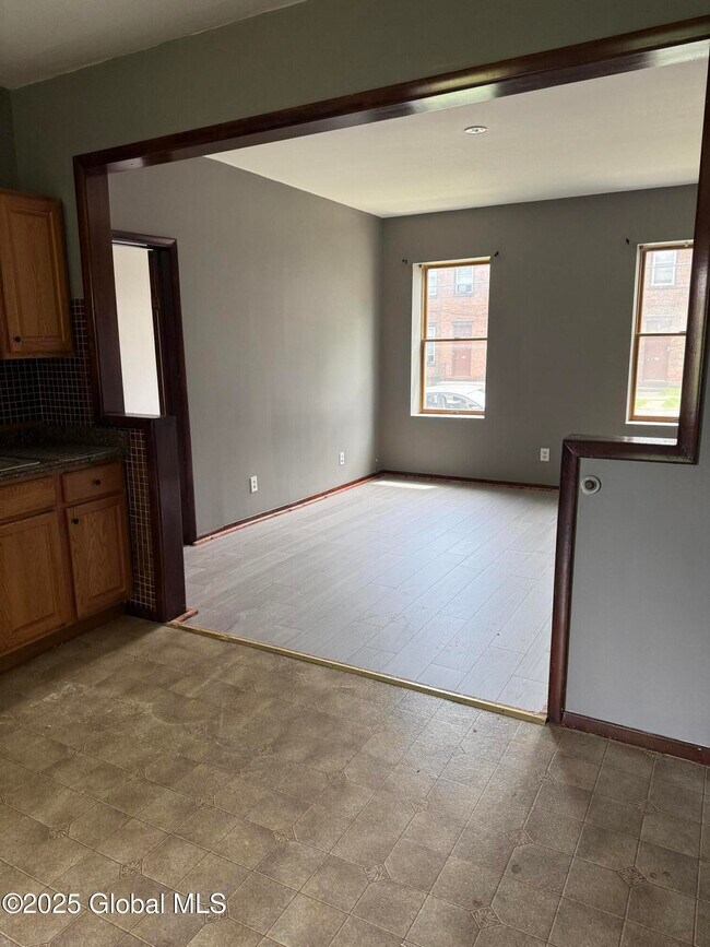 27 Vliet St in Cohoes, NY - Building Photo - Building Photo