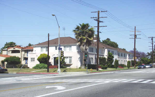 202 N Locust St in Inglewood, CA - Foto de edificio