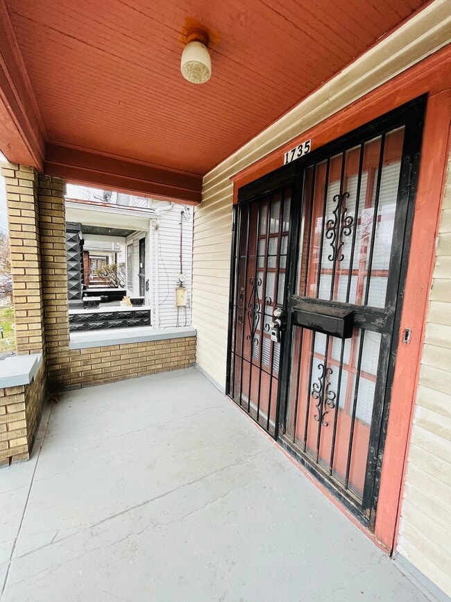 1735 W Hill St in Louisville, KY - Building Photo - Building Photo