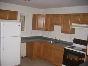 72 Kimball Dr, Unit 72 KIMBALL in New Britain, CT - Building Photo - Building Photo