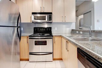 830 Centre Ave NE in Calgary, AB - Building Photo - Building Photo