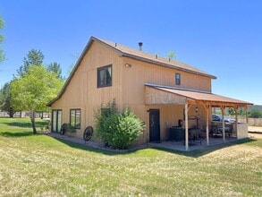 825 N Horsemans Pk Dr in Dammeron Valley, UT - Building Photo - Building Photo
