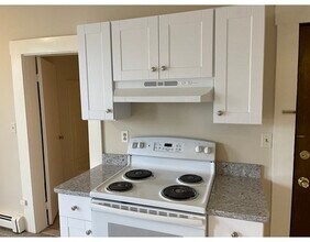 111 Main St-Unit -3 in Wayland, MA - Building Photo - Building Photo