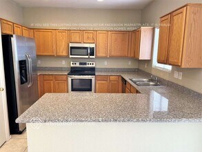 1750 W Union Hills Dr in Phoenix, AZ - Foto de edificio - Building Photo