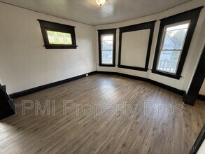 2940 N Teutonia Ave in Milwaukee, WI - Building Photo - Building Photo