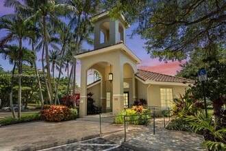 5555 N Military Trl in Boca Raton, FL - Building Photo - Building Photo
