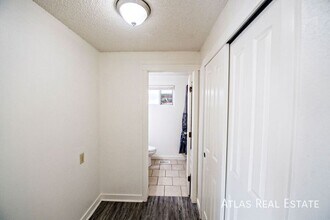 2001 W Caspian Pl in Englewood, CO - Building Photo - Building Photo