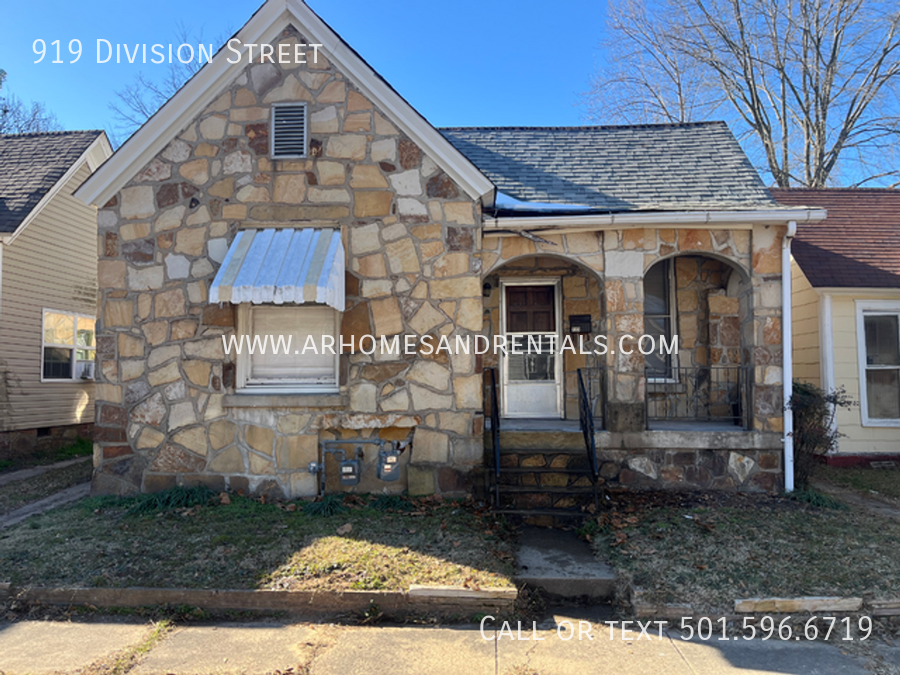 919 Division St in North Little Rock, AR - Building Photo