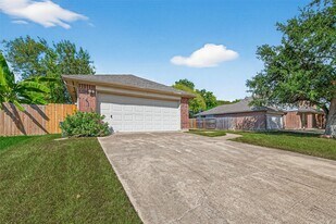 18402 Willow Moss Dr in Katy, TX - Building Photo