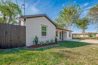 3618 Noah St in Houston, TX - Building Photo - Building Photo