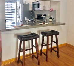 2 Simonton Cir in Weston, FL - Building Photo - Building Photo