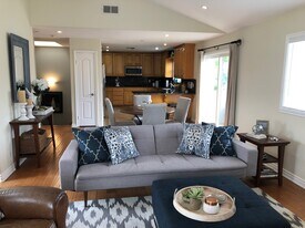 2613 Carnegie Ln in Redondo Beach, CA - Building Photo