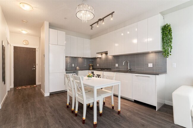 9366 Tomicki Ave in Richmond, BC - Building Photo - Building Photo