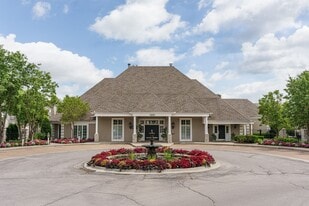Bradford Pointe in Overland Park, KS - Building Photo
