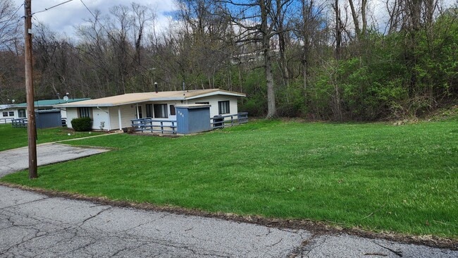 101 Deer Path in Finleyville, PA - Building Photo - Building Photo