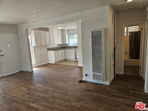 263 E 84th Pl in Los Angeles, CA - Building Photo - Building Photo