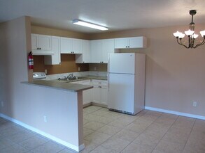 800 N Fiske Blvd, Unit 103 in Cocoa, FL - Foto de edificio - Building Photo