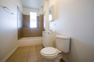 3454 W Lexington St 715-21 S St Louis Chicago, IL 60624 in Chicago, IL - Foto de edificio - Building Photo