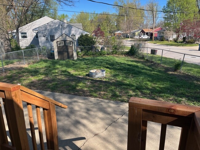 3868-3870 Western Ave, Unit 3870 in Alton, IL - Building Photo - Building Photo