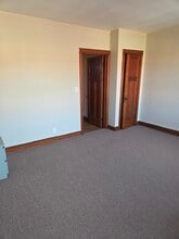 302 Folcroft St, Unit 2nd Floor Apt in Baltimore, MD - Foto de edificio - Building Photo