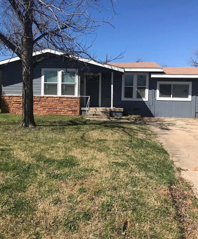 property at 1282 S La Salle Dr