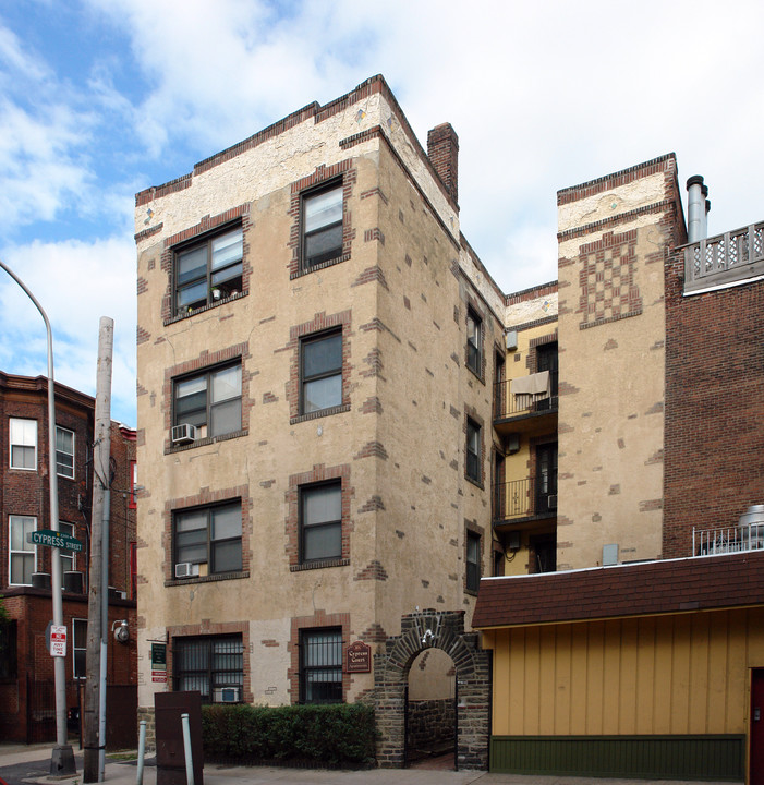 Cypress Court in Philadelphia, PA - Foto de edificio