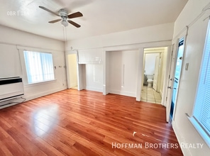 324 E Esther St, Unit 7 in Long Beach, CA - Foto de edificio - Building Photo