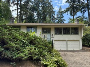 2848 Greentree Way in Eugene, OR - Foto de edificio - Building Photo