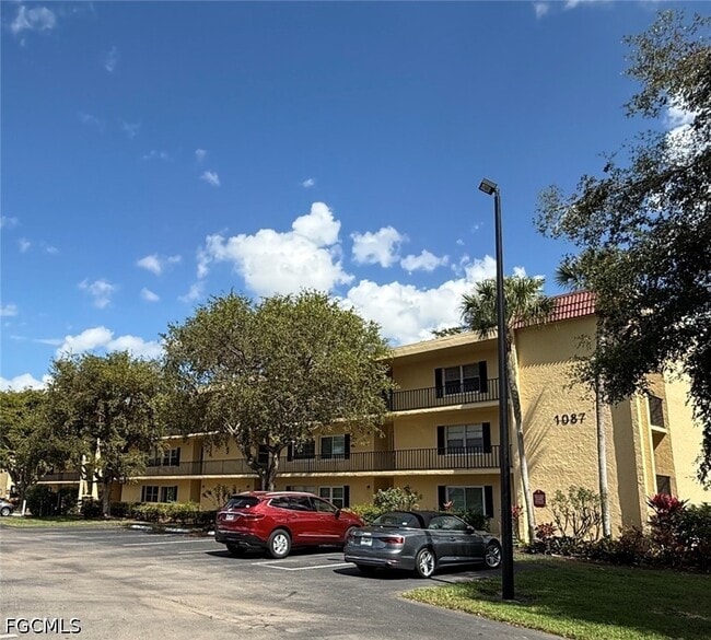 property at 1087 Forest Lakes Dr