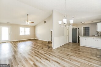 76 Mallie Ct in Hampton, GA - Building Photo - Building Photo