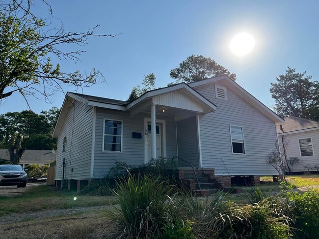 property at 106 W Shamrock Ave