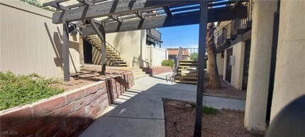 1420 E Vegas Valley Dr in Las Vegas, NV - Building Photo - Building Photo