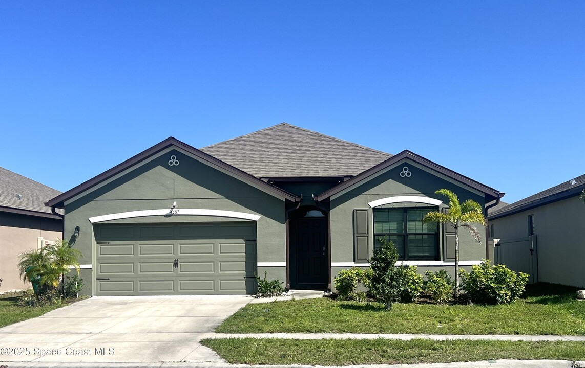 4687 Magenta Isles Dr in Melbourne, FL - Building Photo