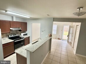 10128 Reprise Dr in Rockville, MD - Foto de edificio - Building Photo