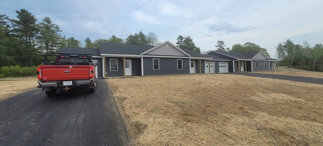 104 Canaan Rd, Unit 54 in Hampden, ME - Building Photo - Building Photo