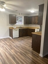 323 Allan Ave, Unit 2 in Owatonna, MN - Building Photo - Building Photo