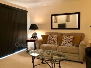 701 Los Felices Cir W in Palm Springs, CA - Building Photo - Building Photo