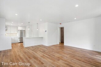 320 Catalina Dr in Newport Beach, CA - Building Photo - Building Photo