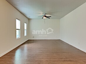 350 Scotland Dr in Dallas, GA - Foto de edificio - Building Photo