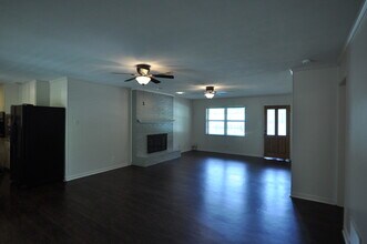 301 Powell Dr in Tyler, TX - Building Photo - Building Photo