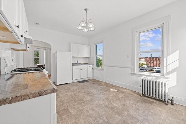 21 Walnut St in Clifton, NJ - Building Photo - Building Photo