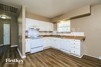 740 Lilac Dr in Florissant, MO - Building Photo - Building Photo
