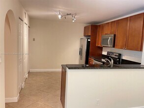 10101 W Sunrise Blvd in Plantation, FL - Building Photo - Building Photo