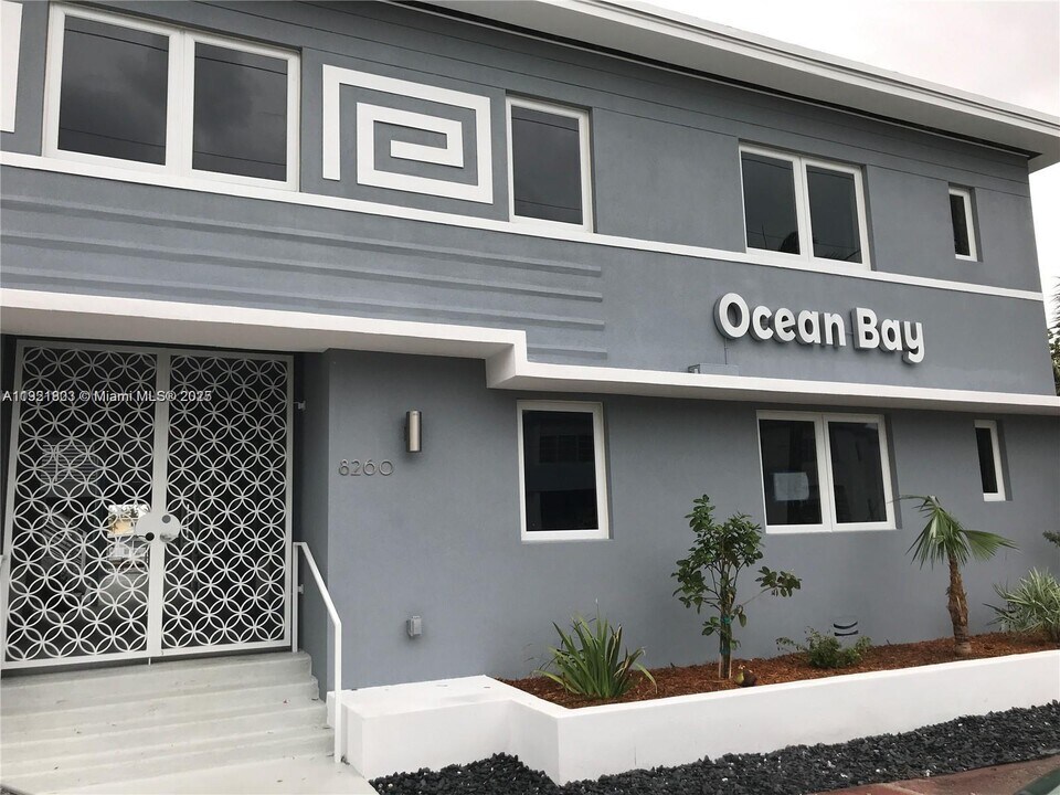 8260 Byron Ave in Miami Beach, FL - Building Photo