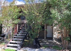 7001 Oak Meadow Cir in Austin, TX - Building Photo